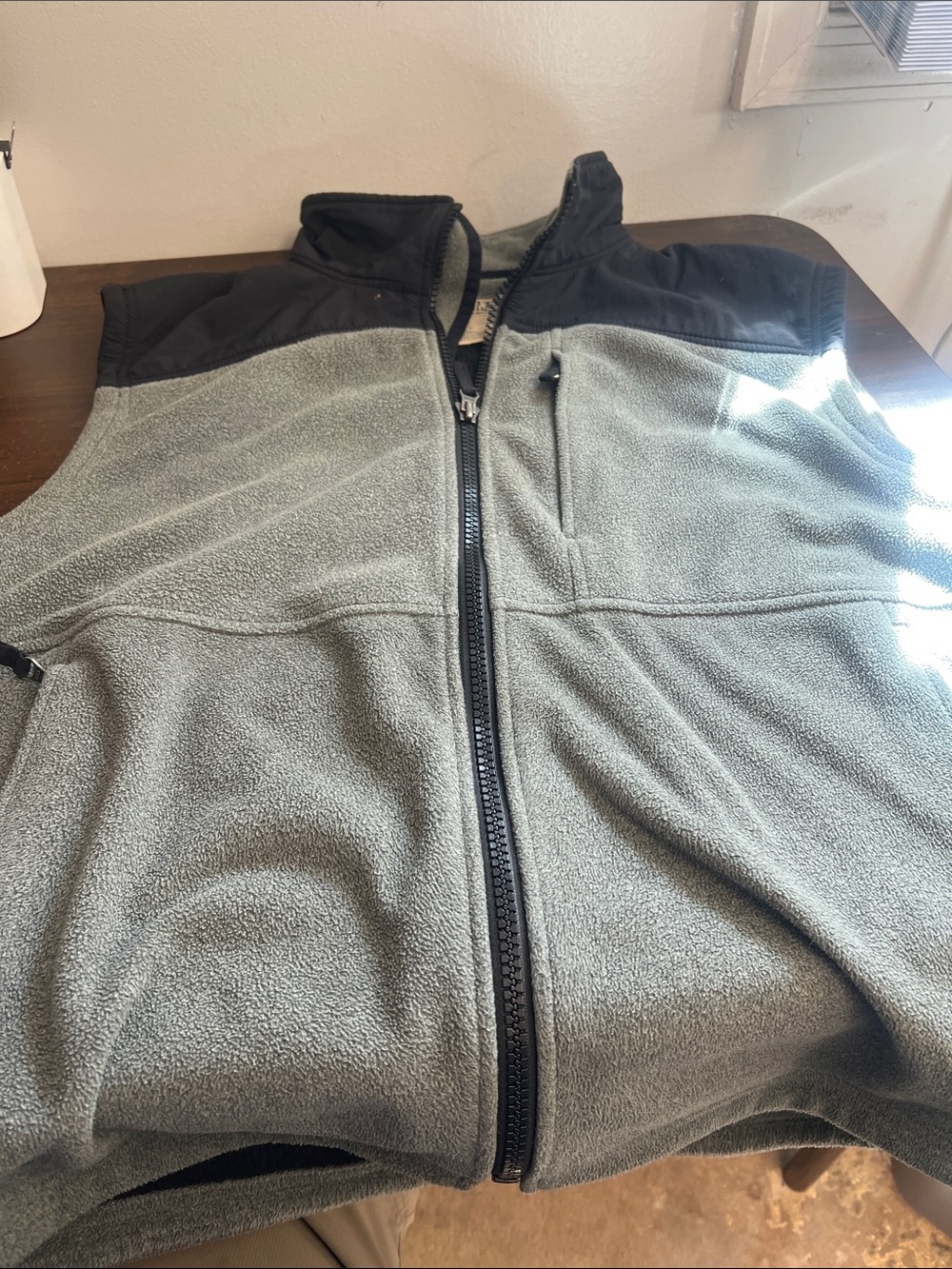 Duluth Trading Co Gray Fleece Vest with Black Yoke Nylon Covered Shoulders